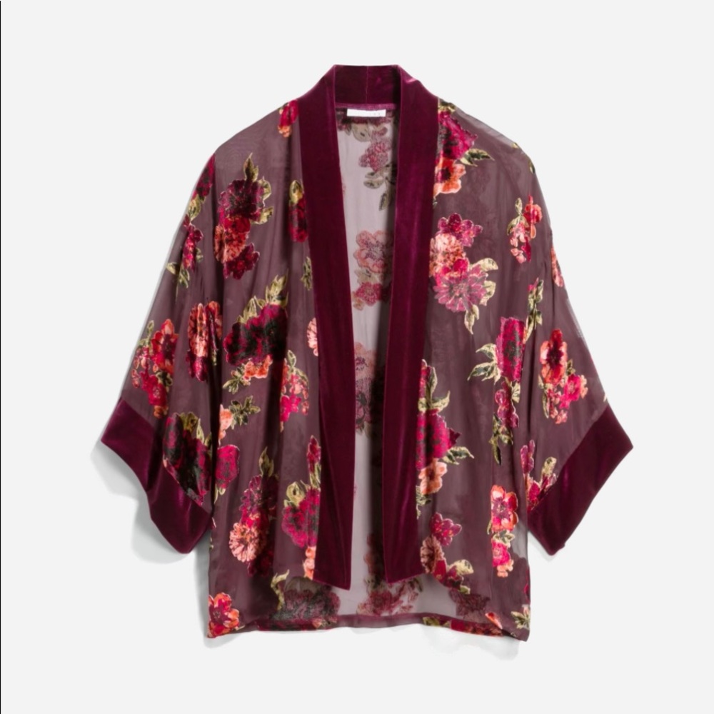 LUQ Velvet Kimono
